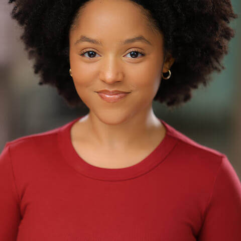 Chloe Pearl Headshot